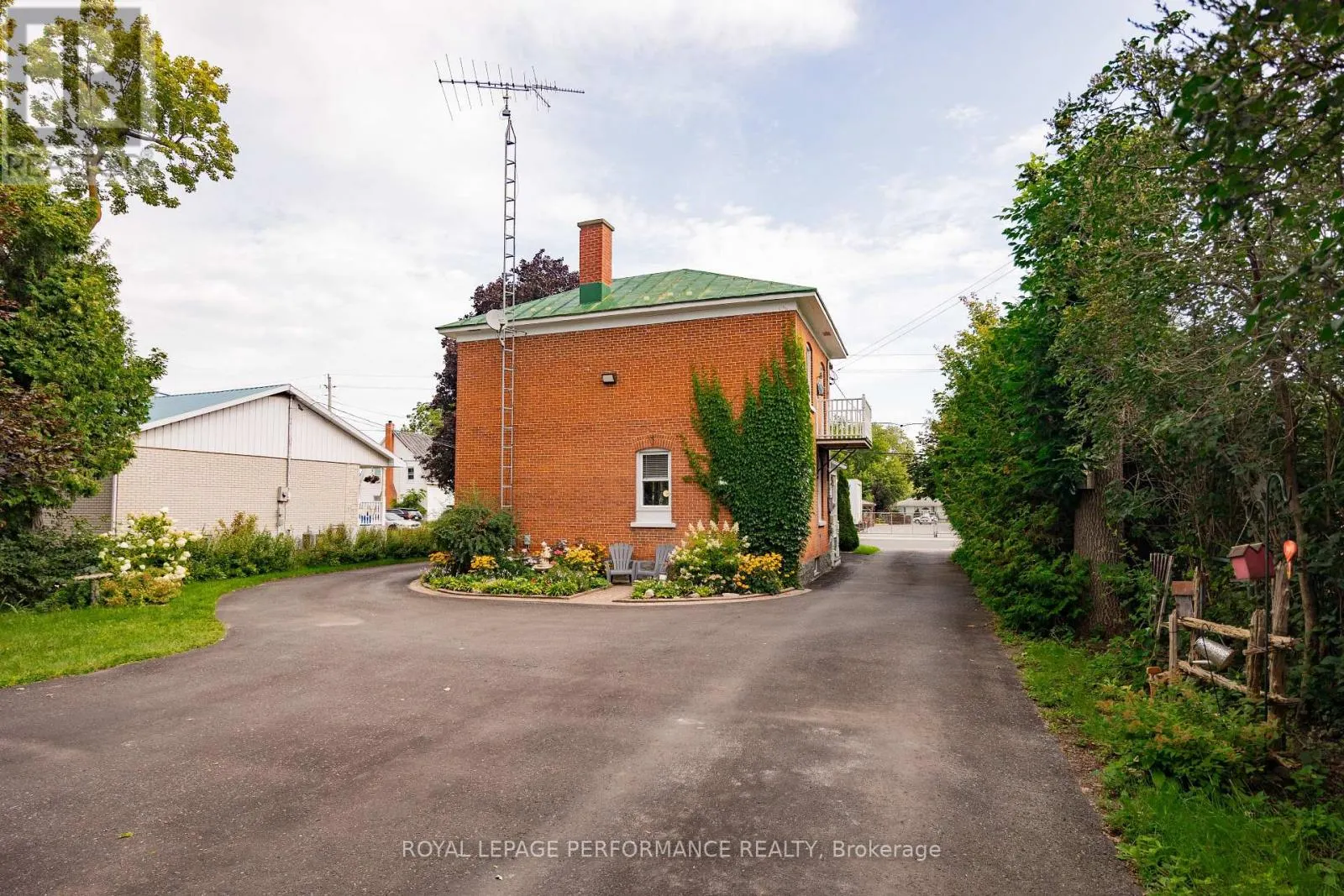 174 MAIN STREET S