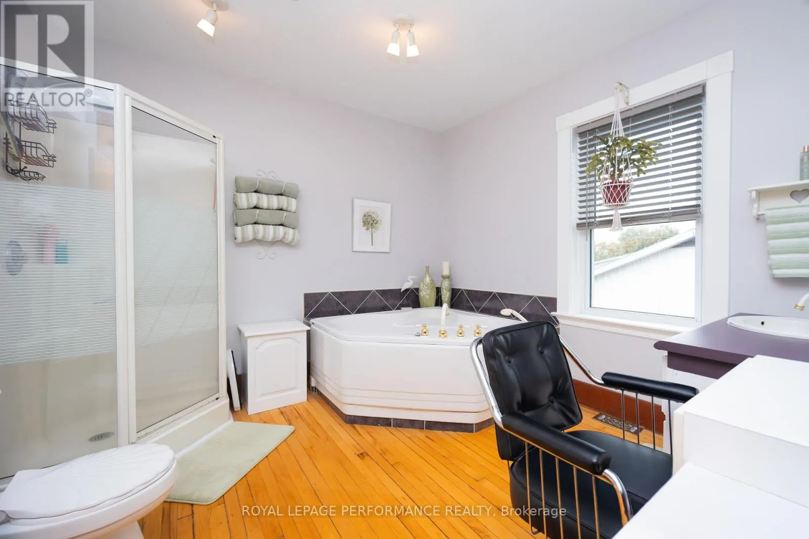 174 MAIN STREET S