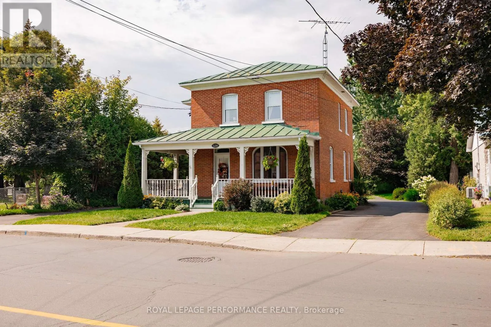 174 MAIN STREET S