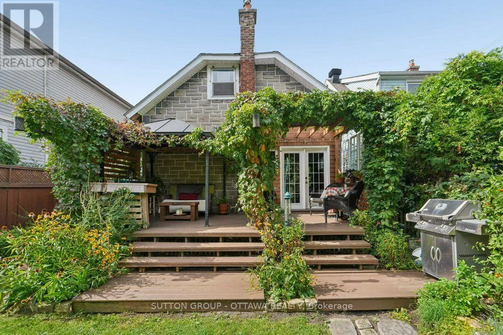 23 PINEHURST AVENUE