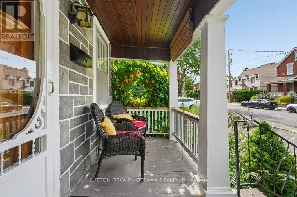 23 PINEHURST AVENUE