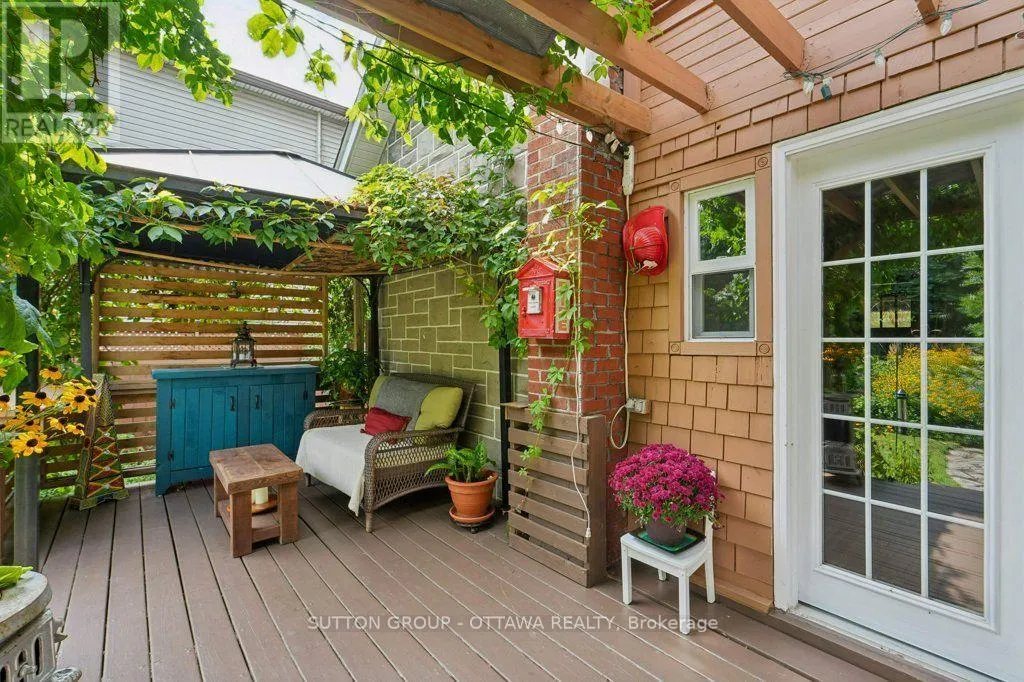 23 PINEHURST AVENUE