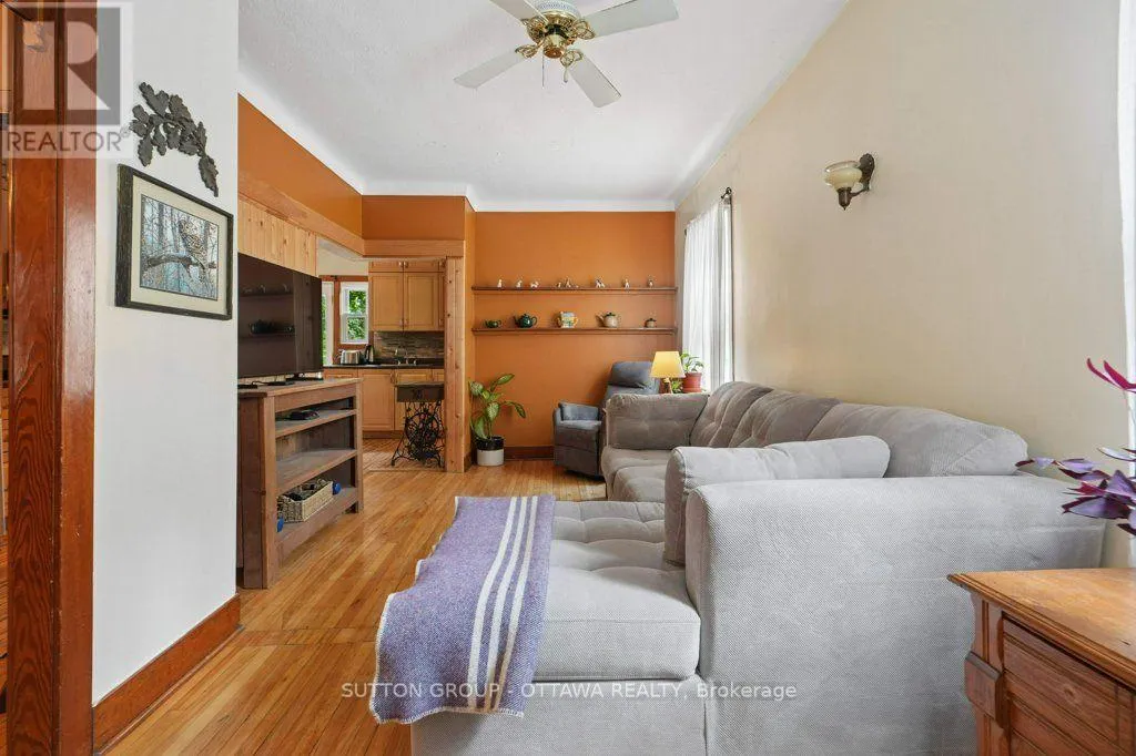 23 PINEHURST AVENUE