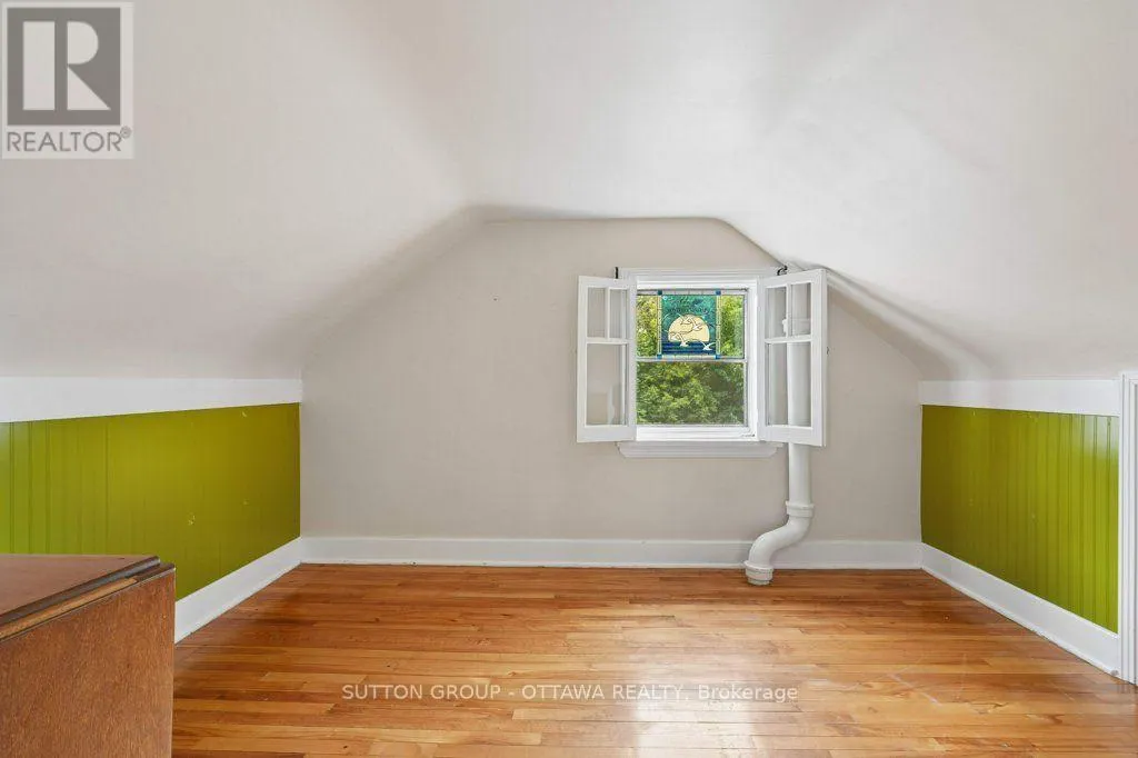 23 PINEHURST AVENUE