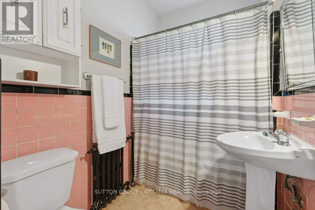 23 PINEHURST AVENUE