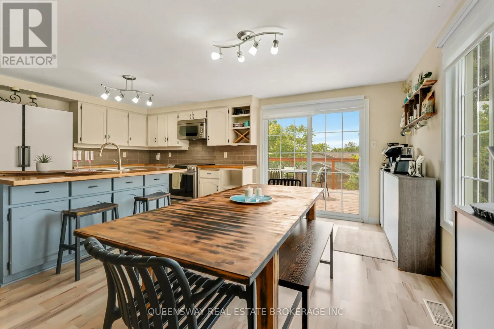 46 GREENWICH DRIVE