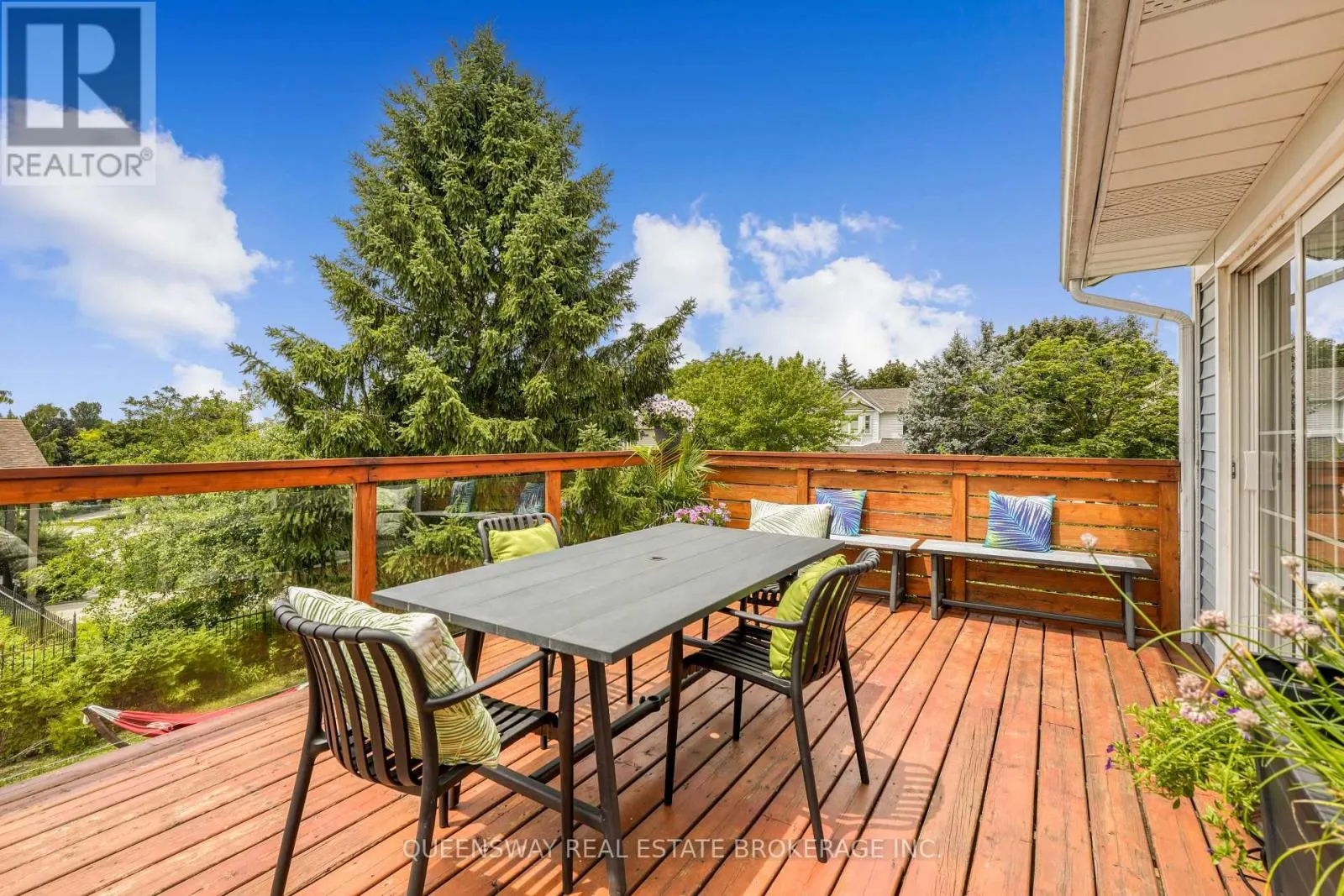 46 GREENWICH DRIVE