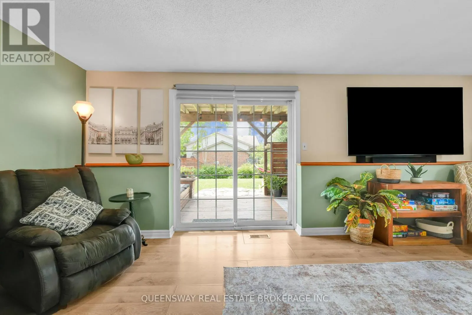 46 GREENWICH DRIVE