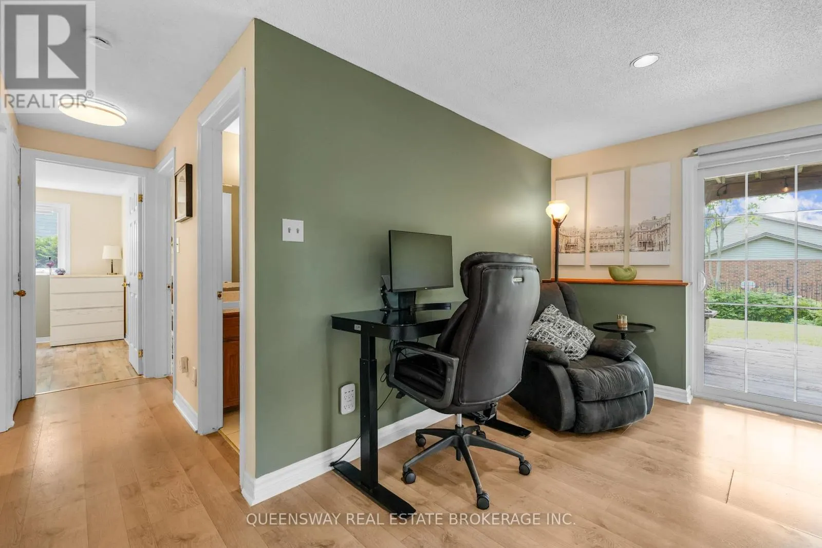 46 GREENWICH DRIVE