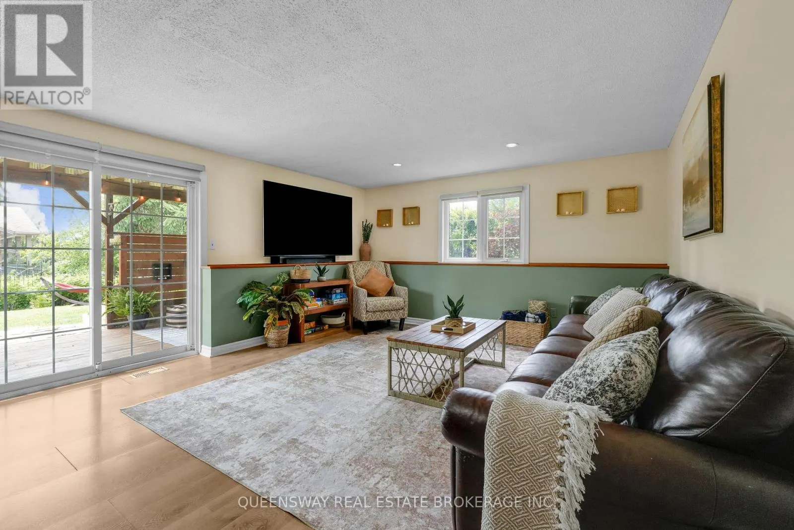 46 GREENWICH DRIVE