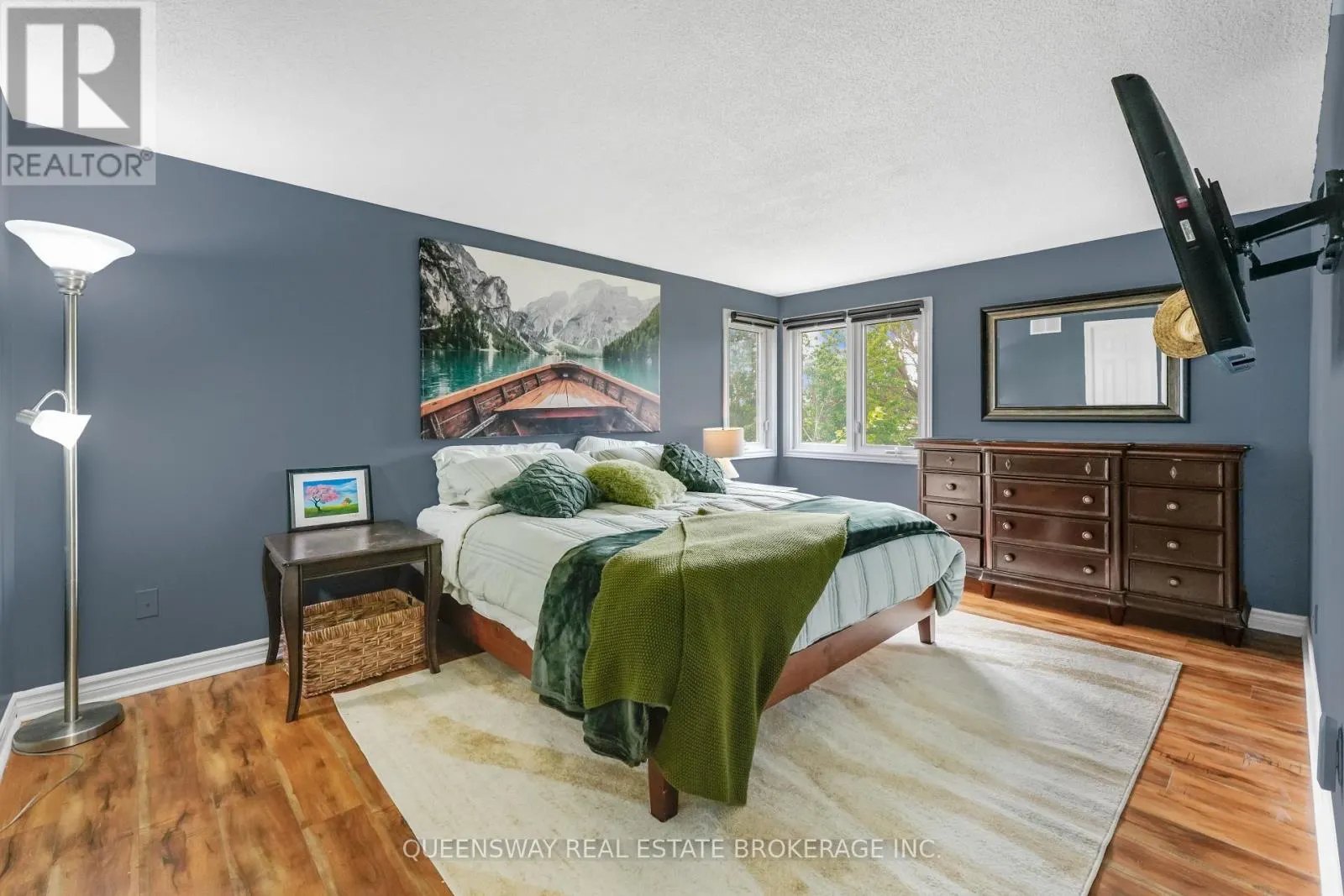 46 GREENWICH DRIVE