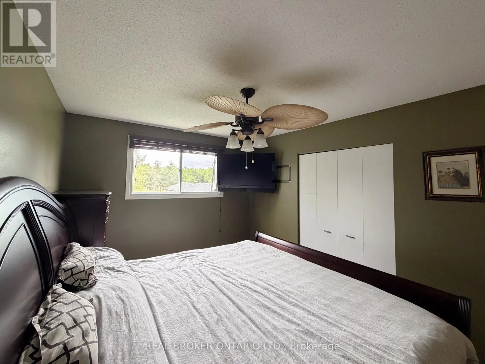 12 - 140 GEORGE STREET W