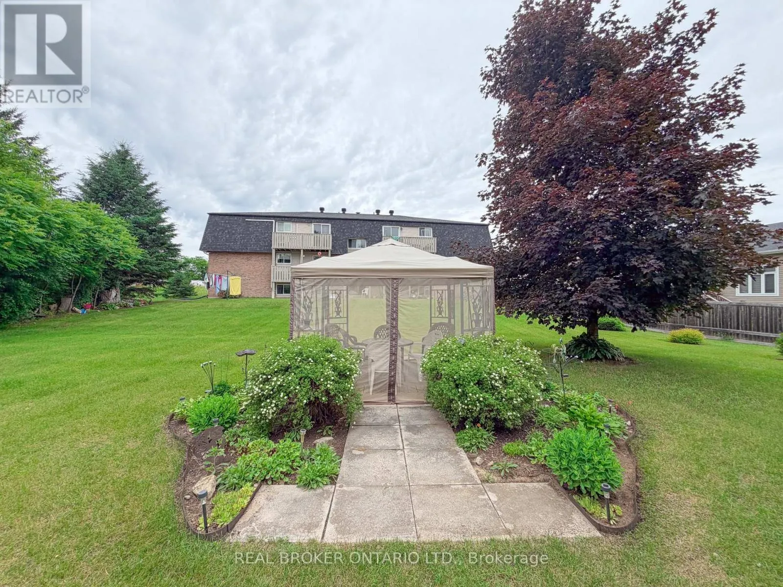 12 - 140 GEORGE STREET W