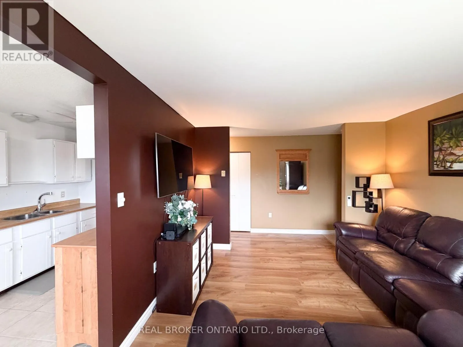 12 - 140 GEORGE STREET W
