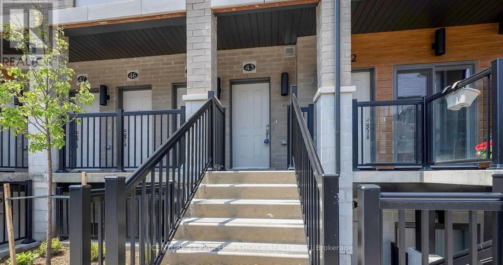 C 43 - 25 ISHERWOOD AVENUE