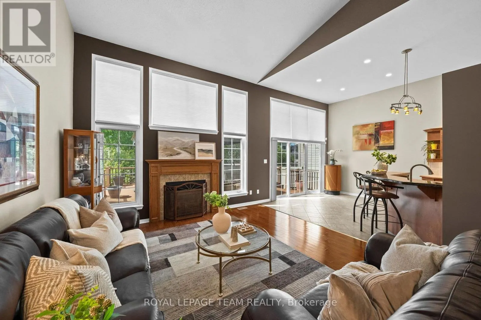 6 KNOTWOOD COURT