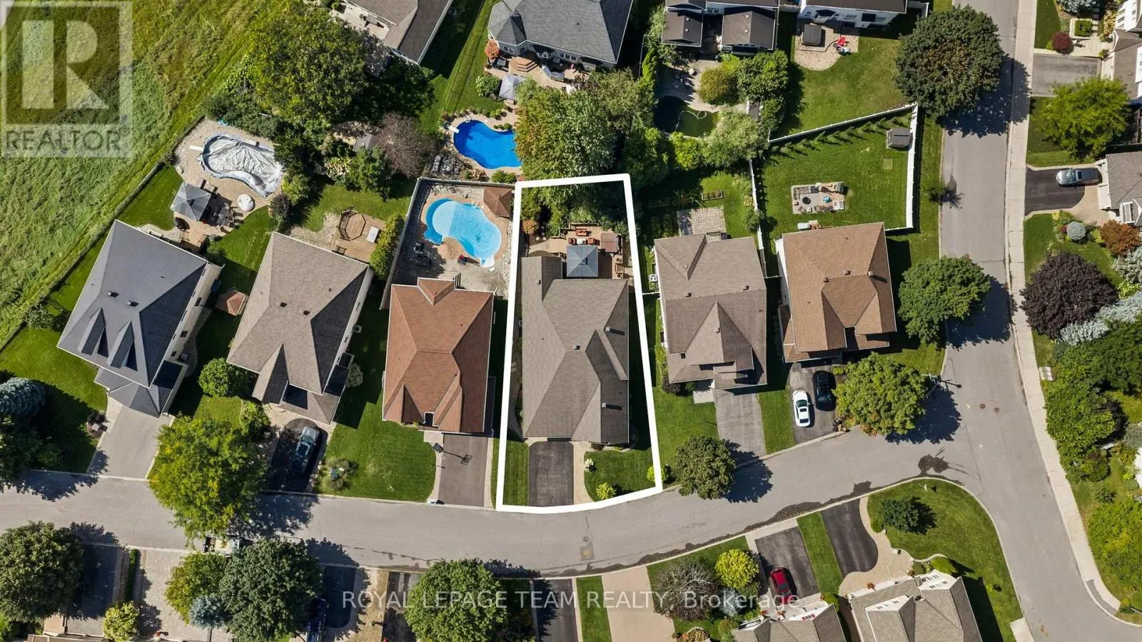 6 KNOTWOOD COURT