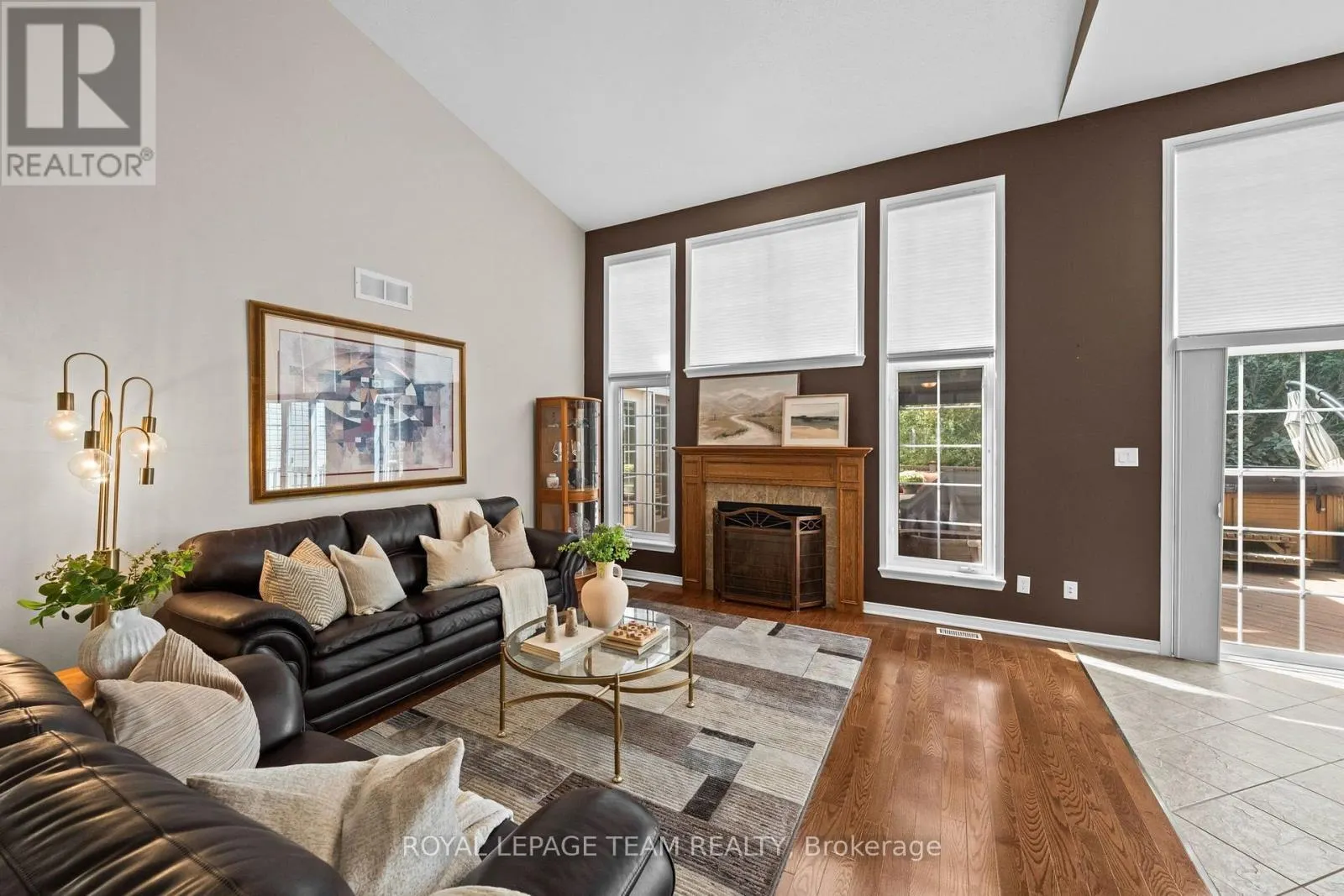 6 KNOTWOOD COURT