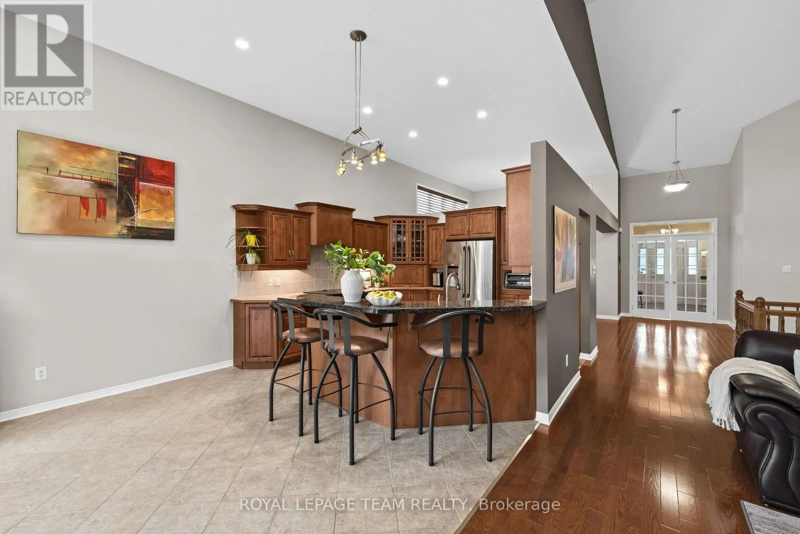 6 KNOTWOOD COURT