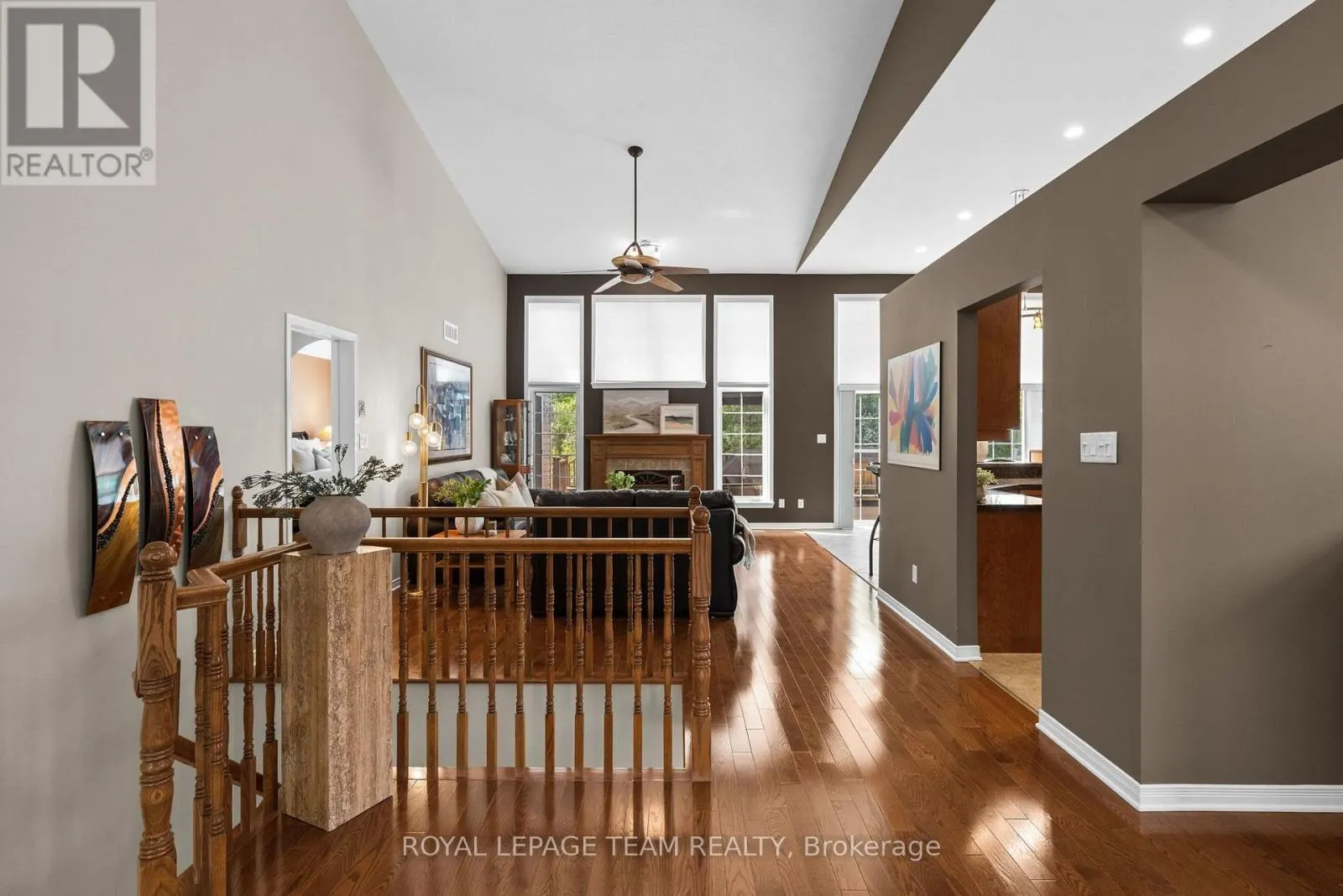 6 KNOTWOOD COURT
