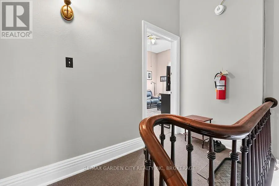 91 MAIN STREET E