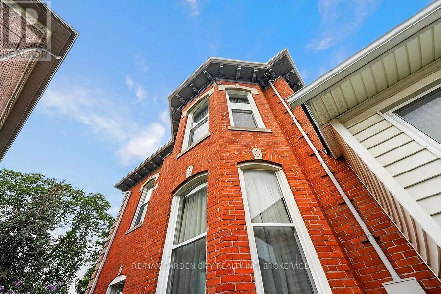 91 MAIN STREET E