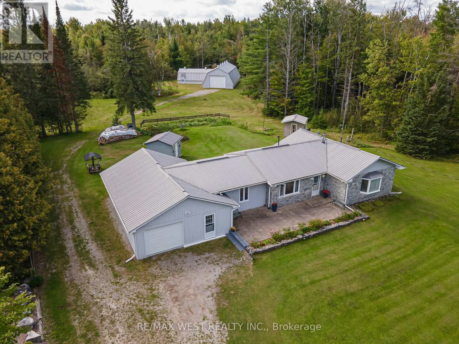7621 HWY 35