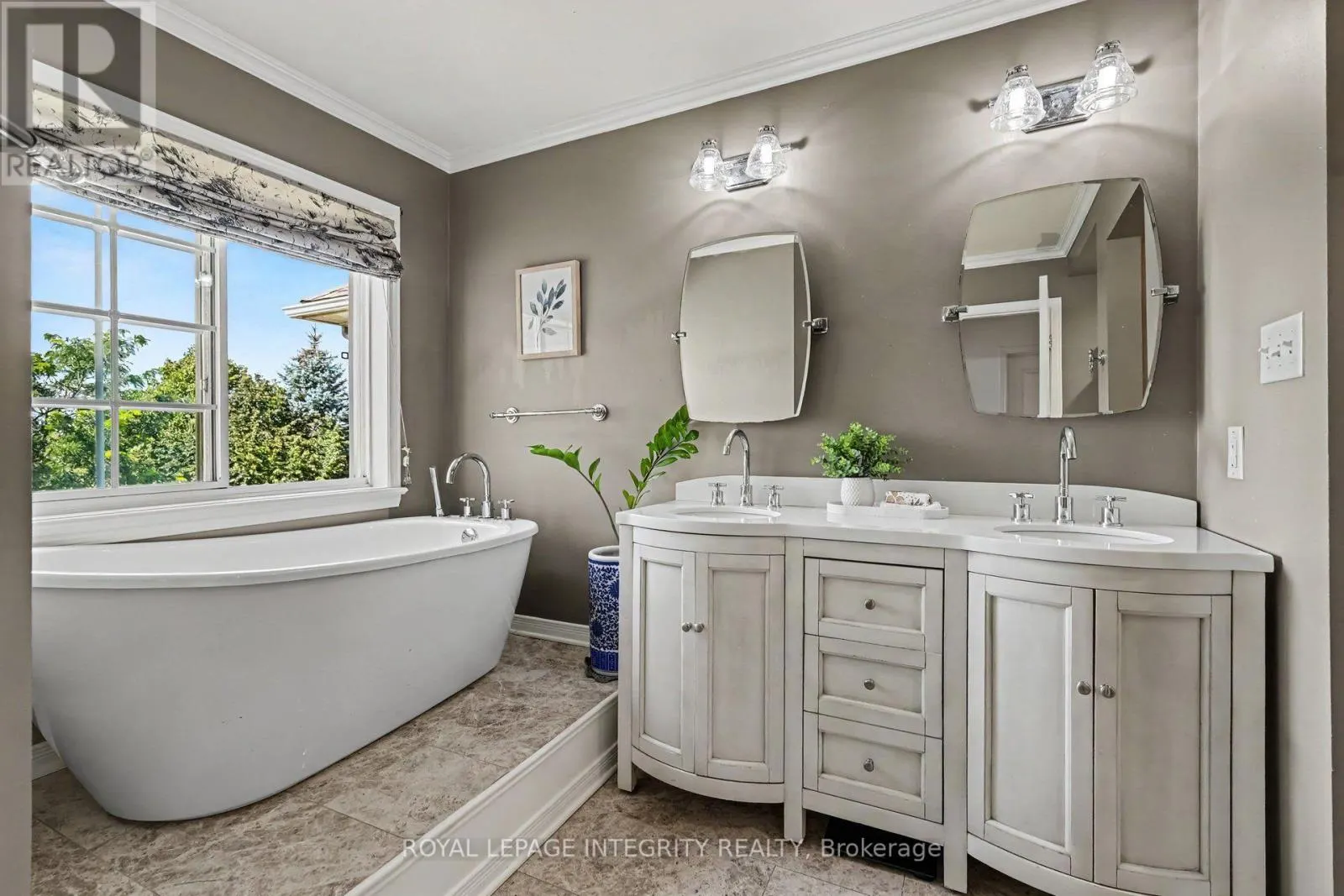 102 HAWKTREE RIDGE