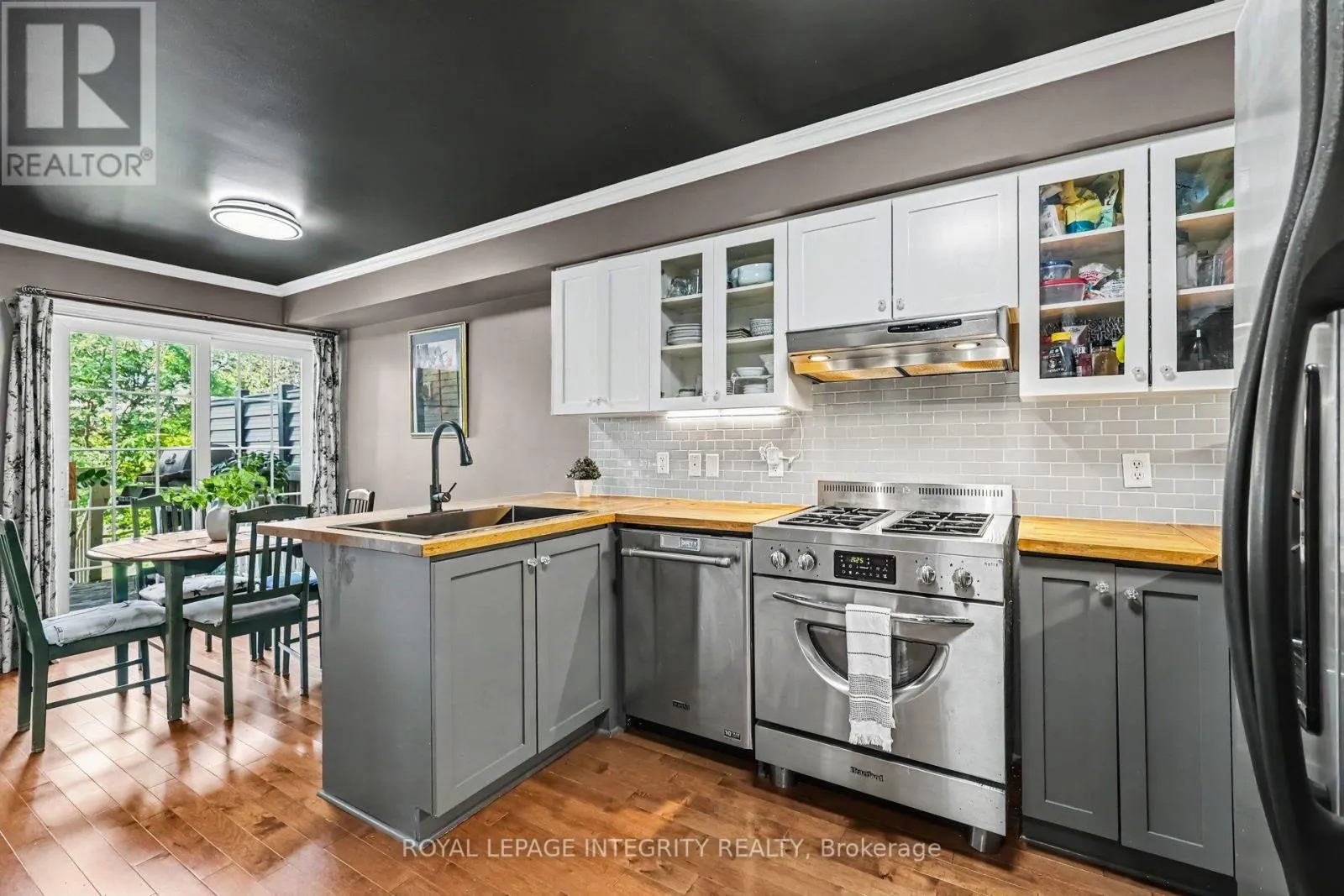 102 HAWKTREE RIDGE