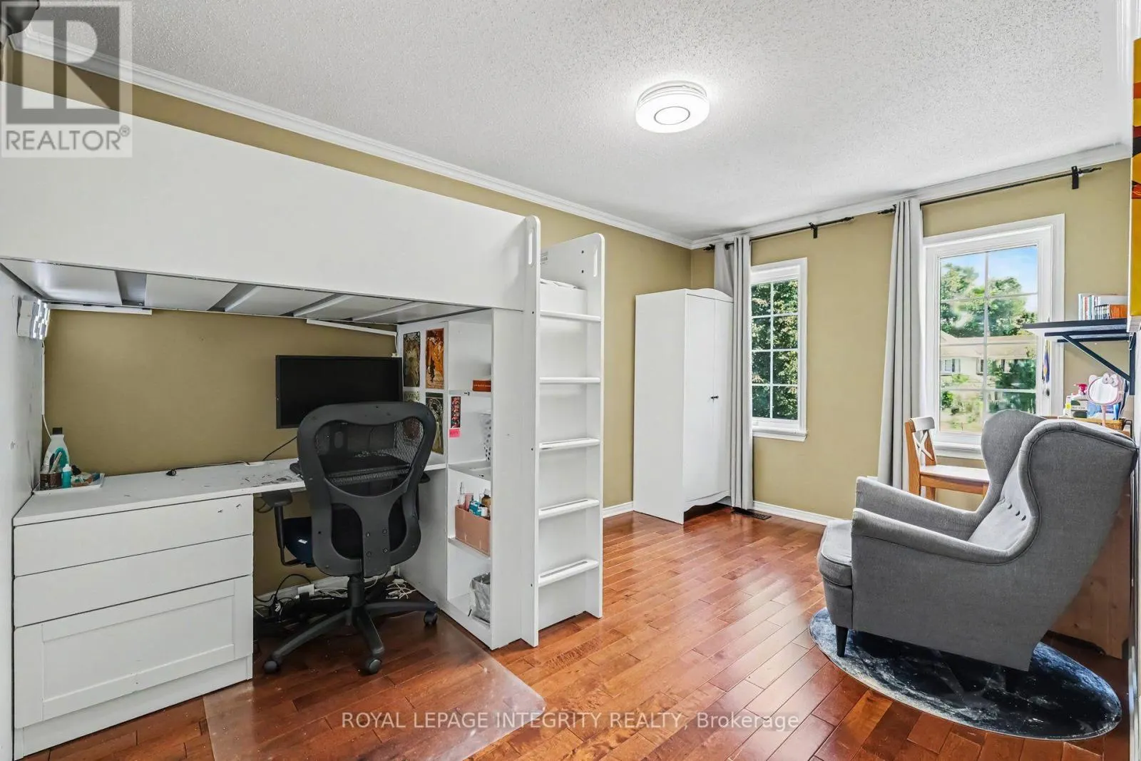 102 HAWKTREE RIDGE