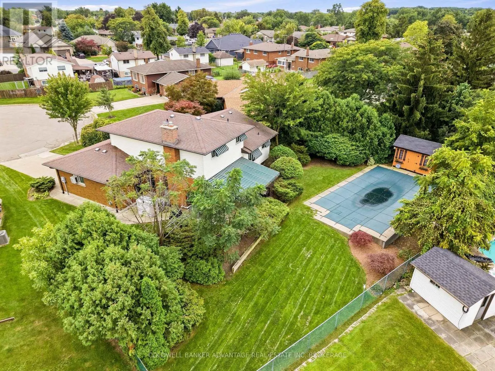 7 LEE CRESCENT
