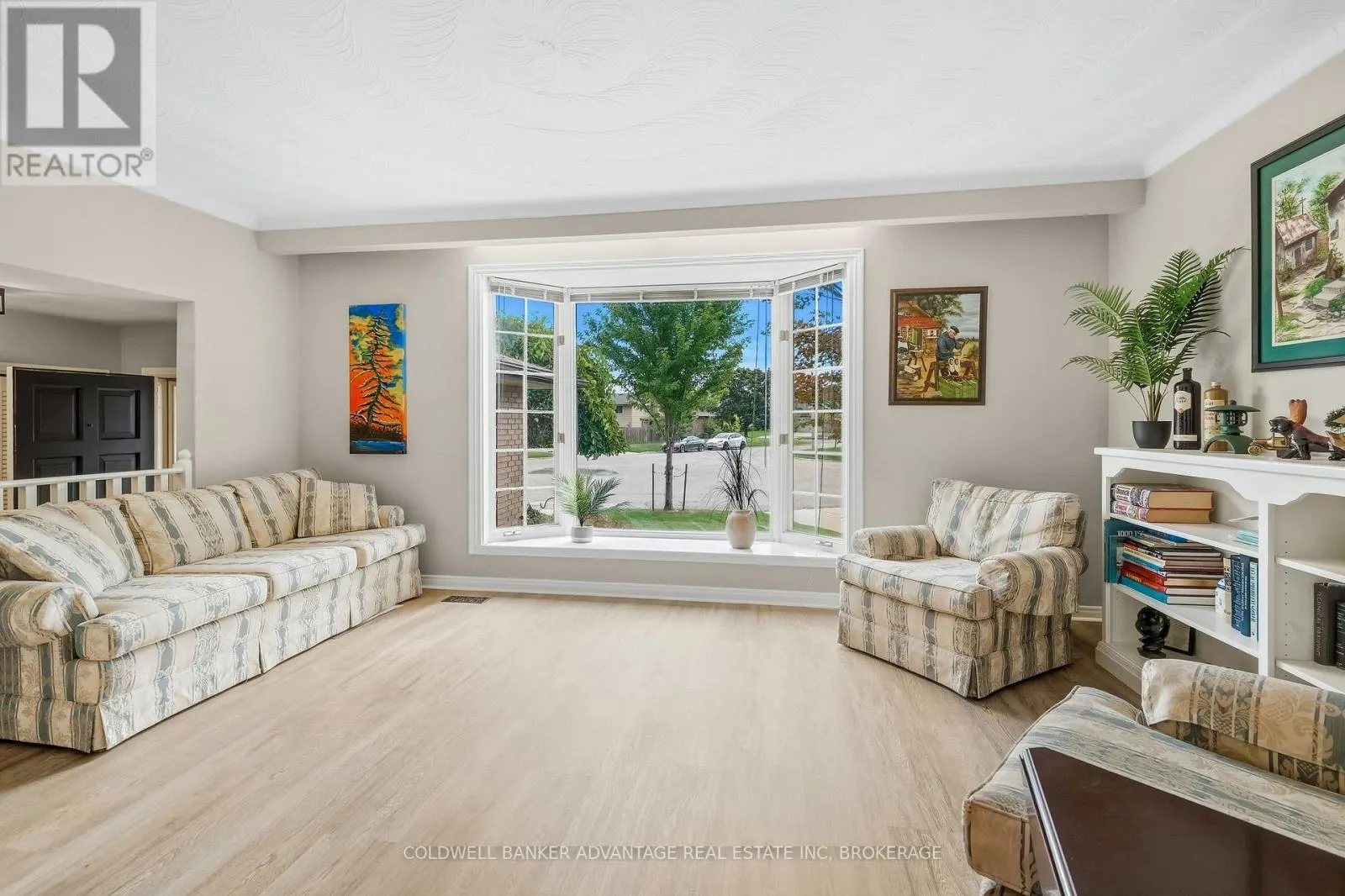 7 LEE CRESCENT