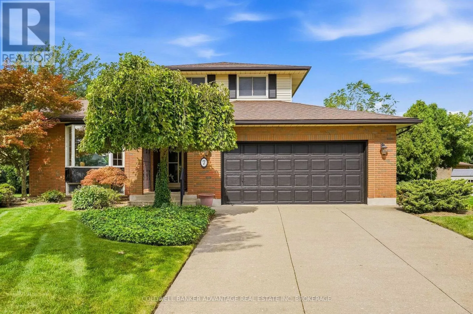 7 LEE CRESCENT