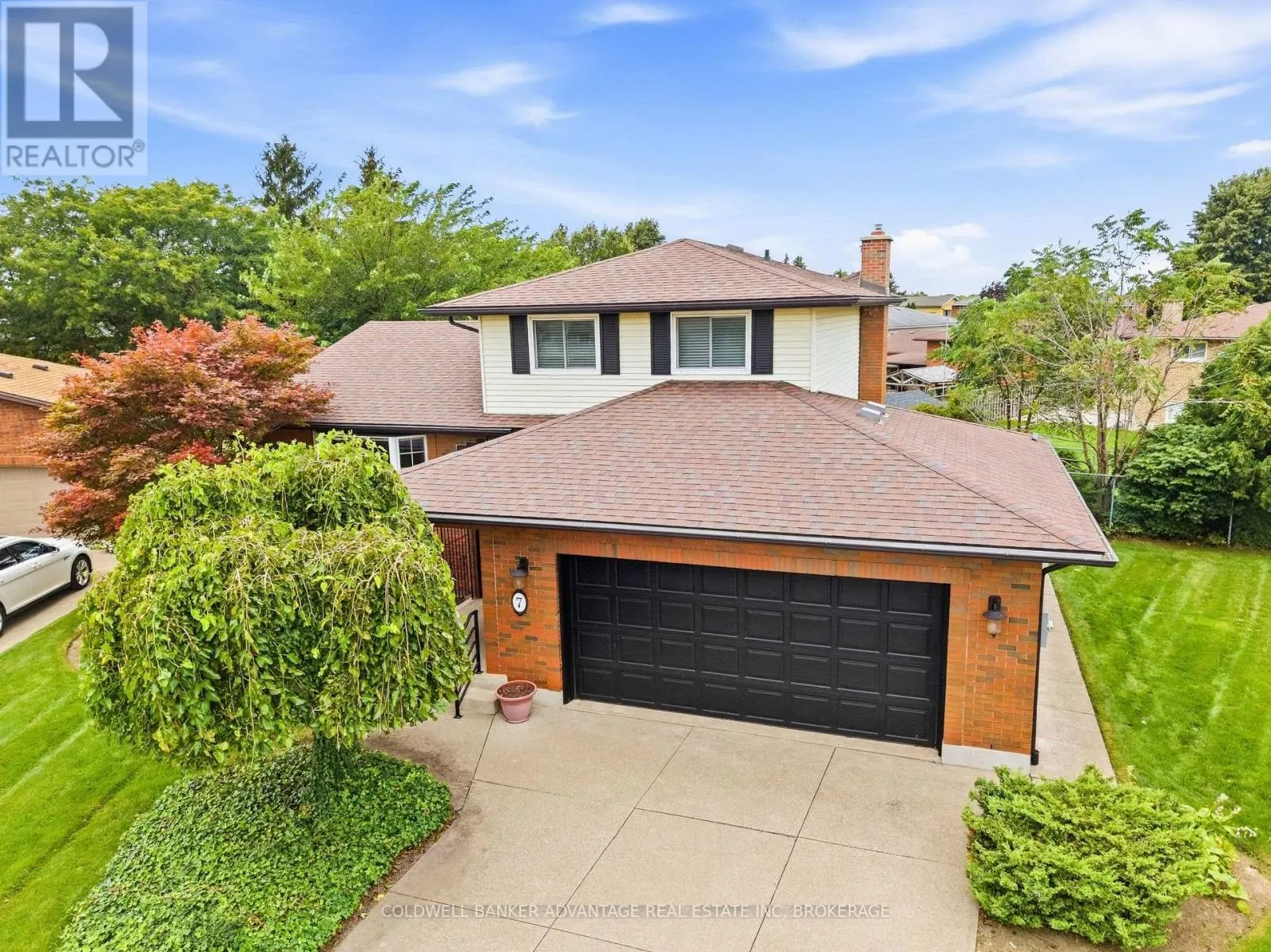 7 LEE CRESCENT