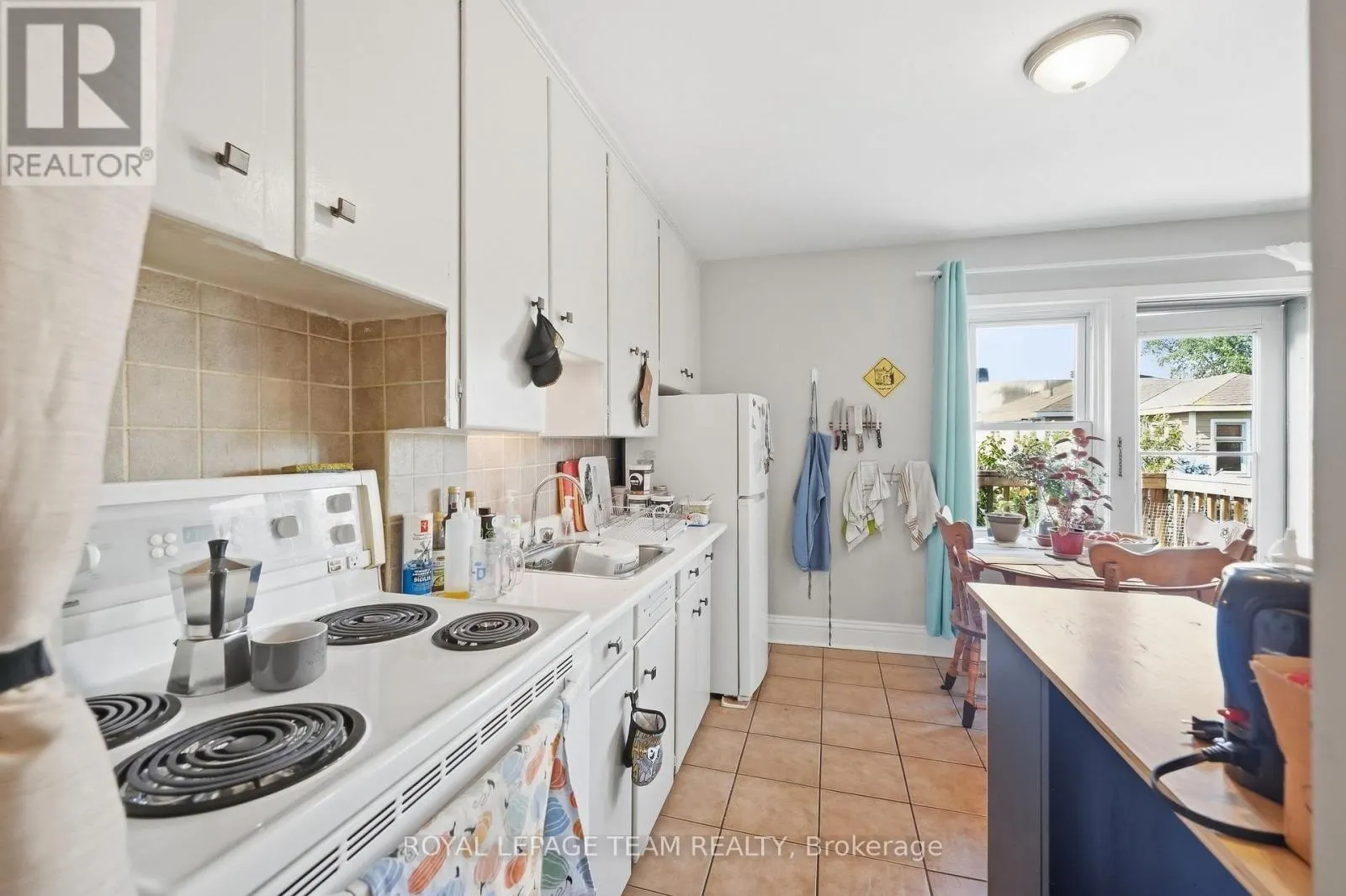 32 MELROSE AVENUE