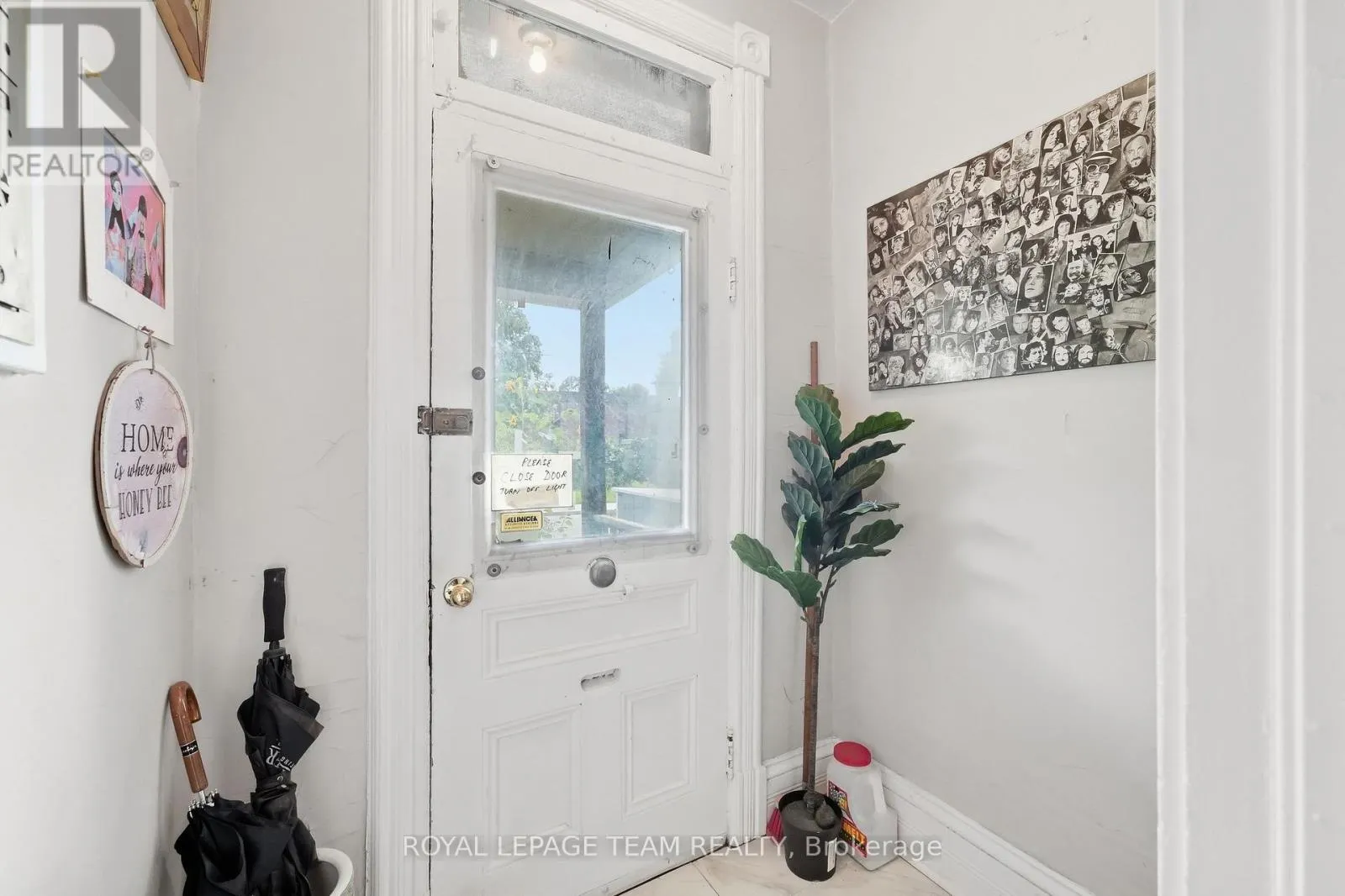 32 MELROSE AVENUE