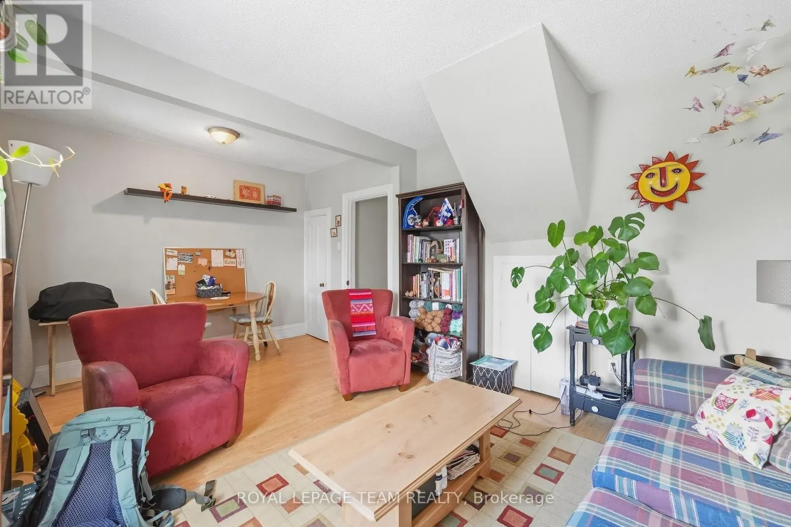 32 MELROSE AVENUE
