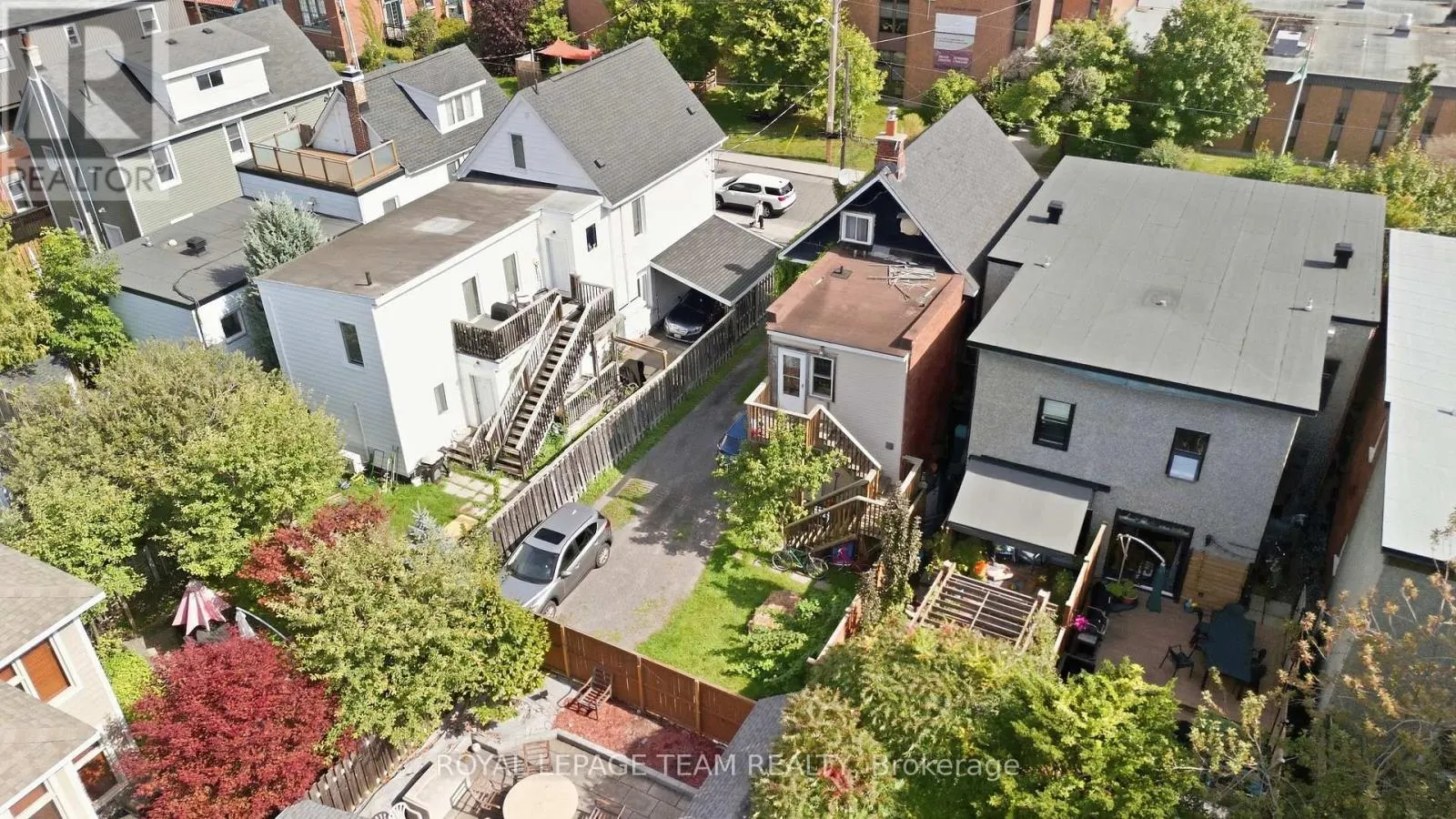 32 MELROSE AVENUE