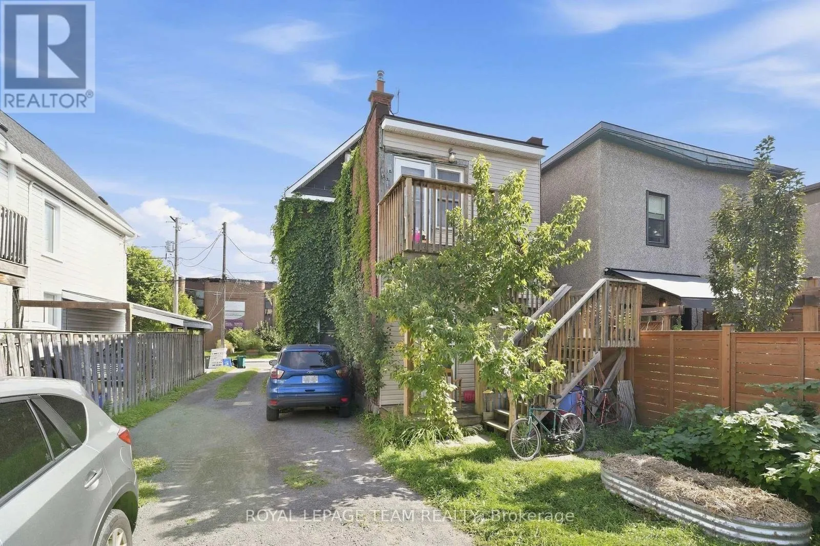 32 MELROSE AVENUE