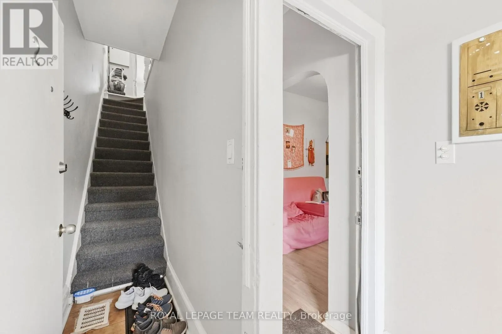 32 MELROSE AVENUE