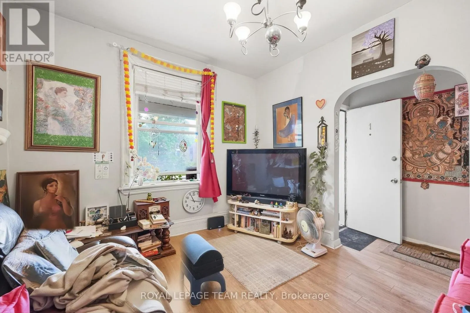 32 MELROSE AVENUE