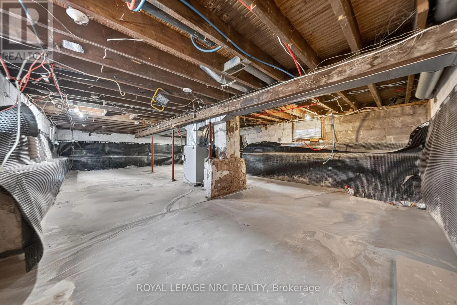 51 QUEEN STREET S