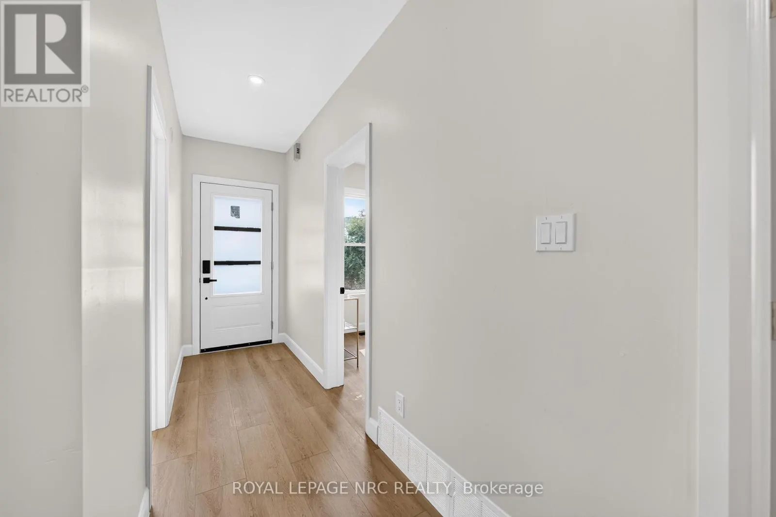 51 QUEEN STREET S