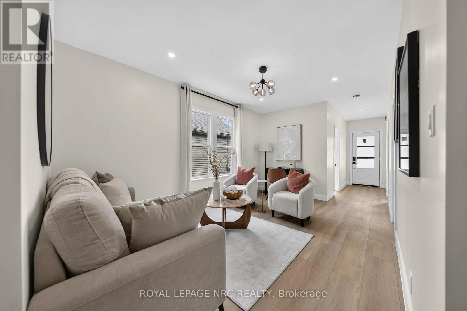 51 QUEEN STREET S