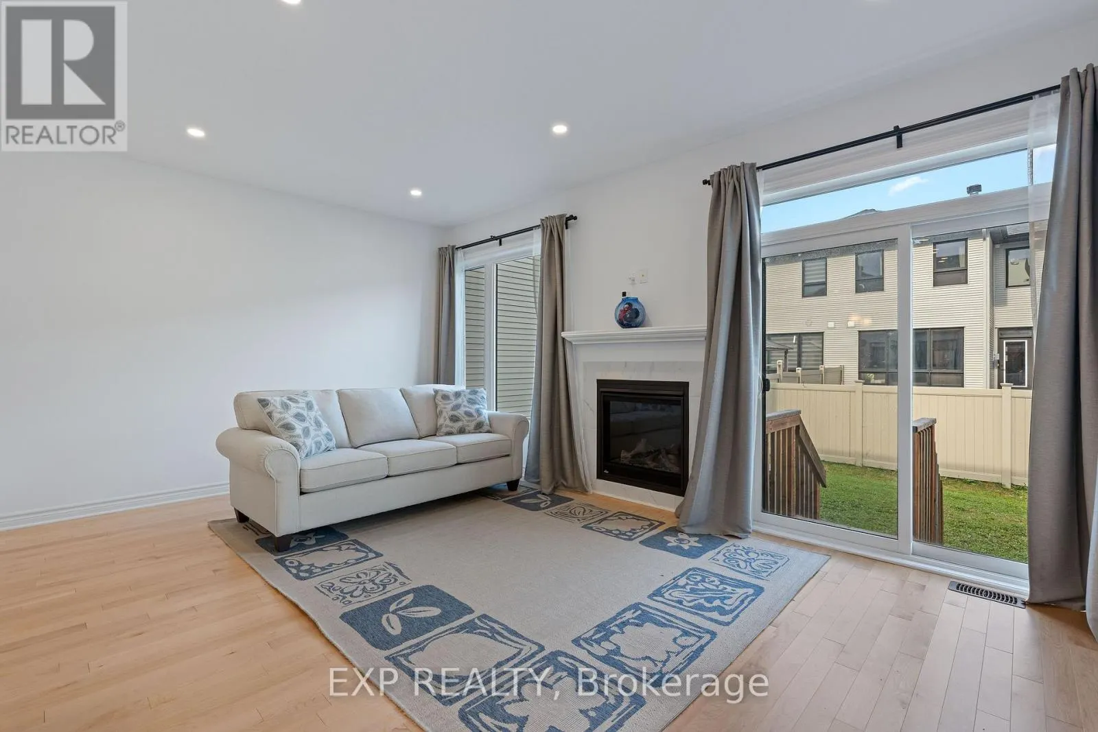 677 CORDELETTE CIRCLE