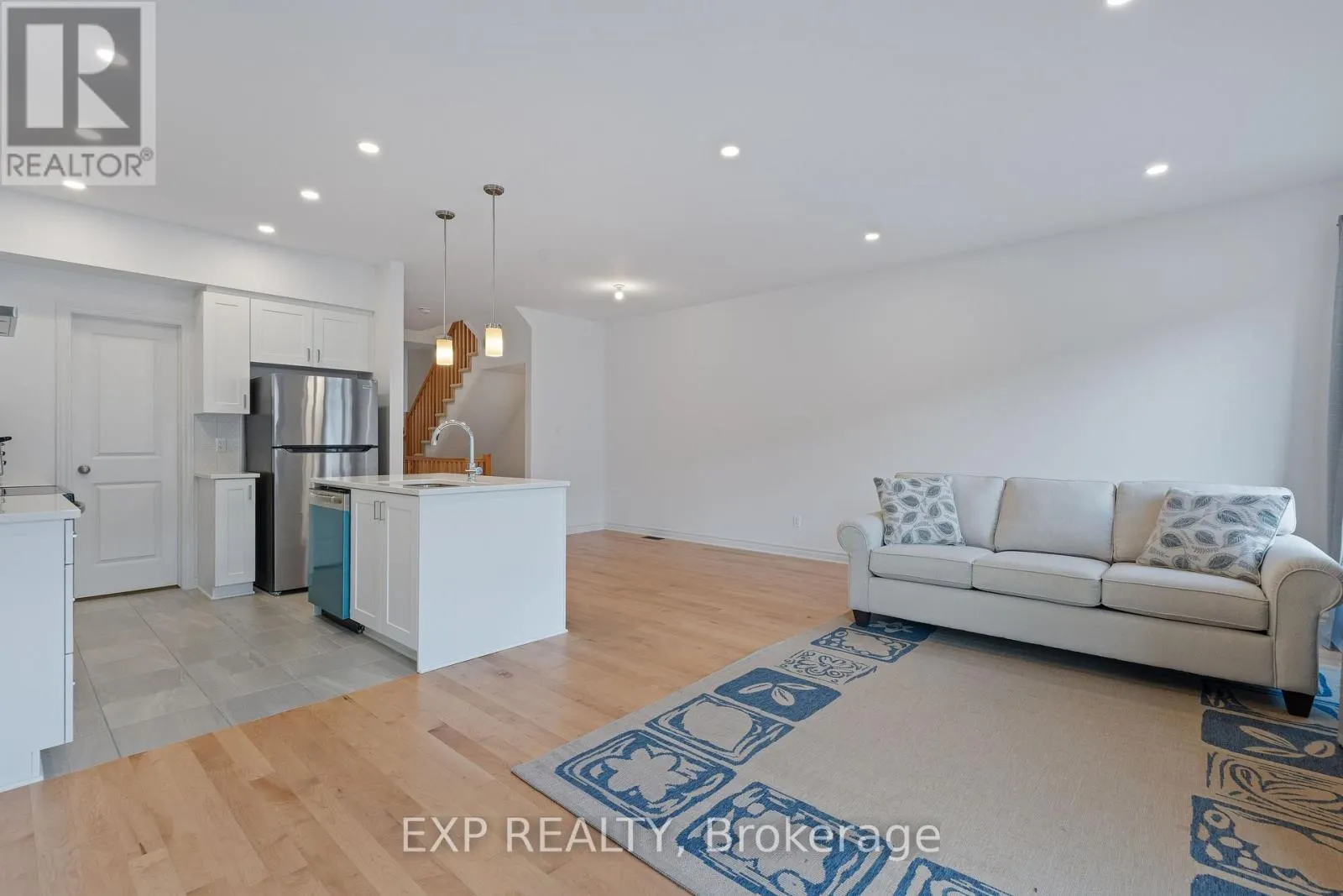 677 CORDELETTE CIRCLE