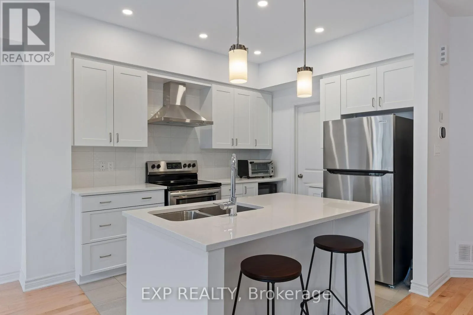 677 CORDELETTE CIRCLE
