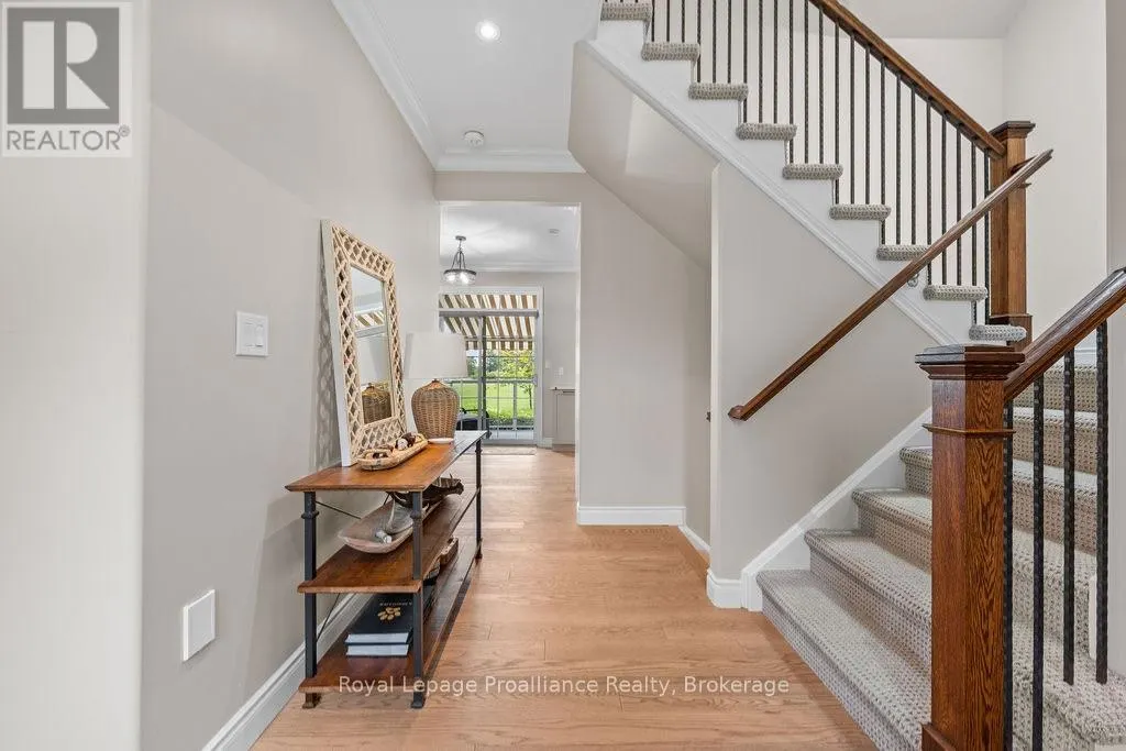 20 GRACEFIELD LANE