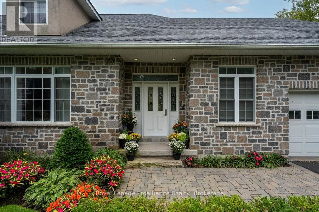 20 GRACEFIELD LANE