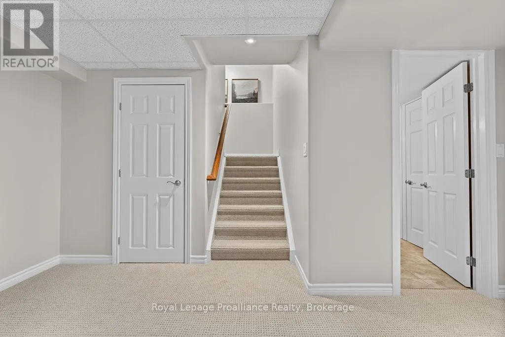 20 GRACEFIELD LANE